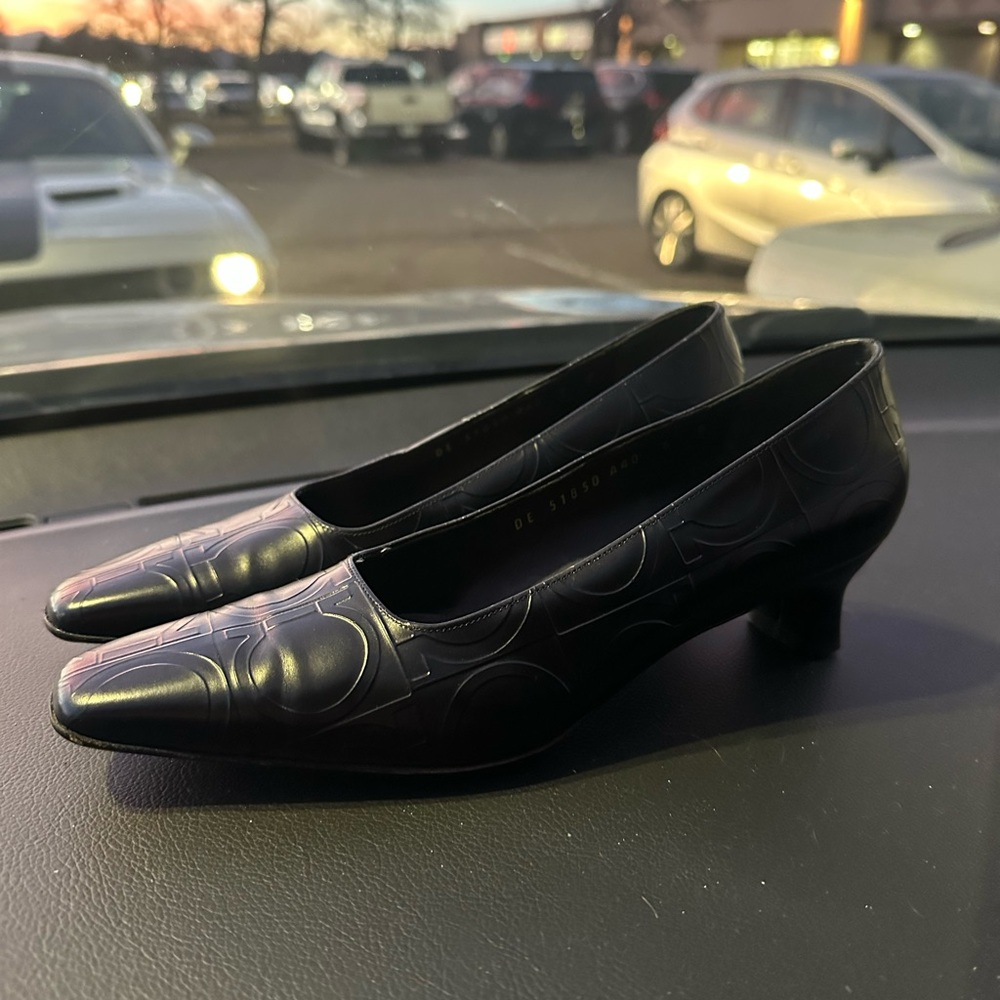 Vintage Women’s Salvatore Ferragamo Size 6 Made in Italy Kitten Heels